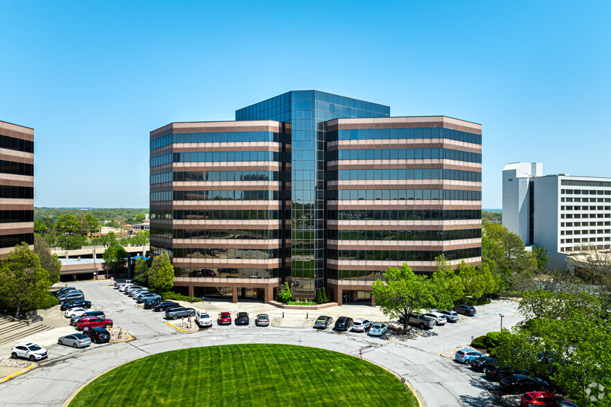 7300 W 110th St, Overland Park, KS à louer - Photo de l’immeuble – Image 2 sur 4