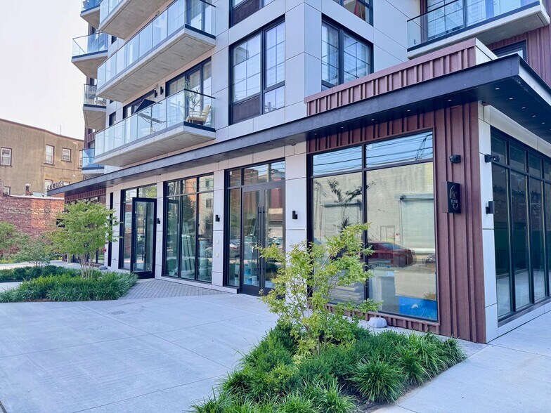 65 McWhorter St, Newark, NJ à louer - Photo de l’immeuble – Image 3 sur 8