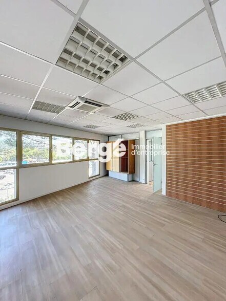 Bureau dans Le Cannet à vendre - Photo de l’immeuble – Image 3 sur 10