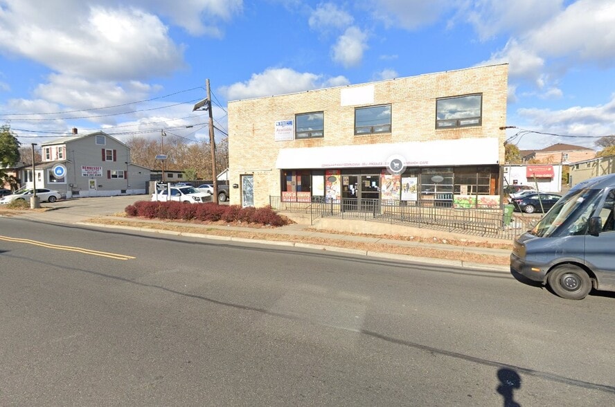 445 E 1st Ave, Roselle, NJ à vendre - Photo principale – Image 1 sur 1