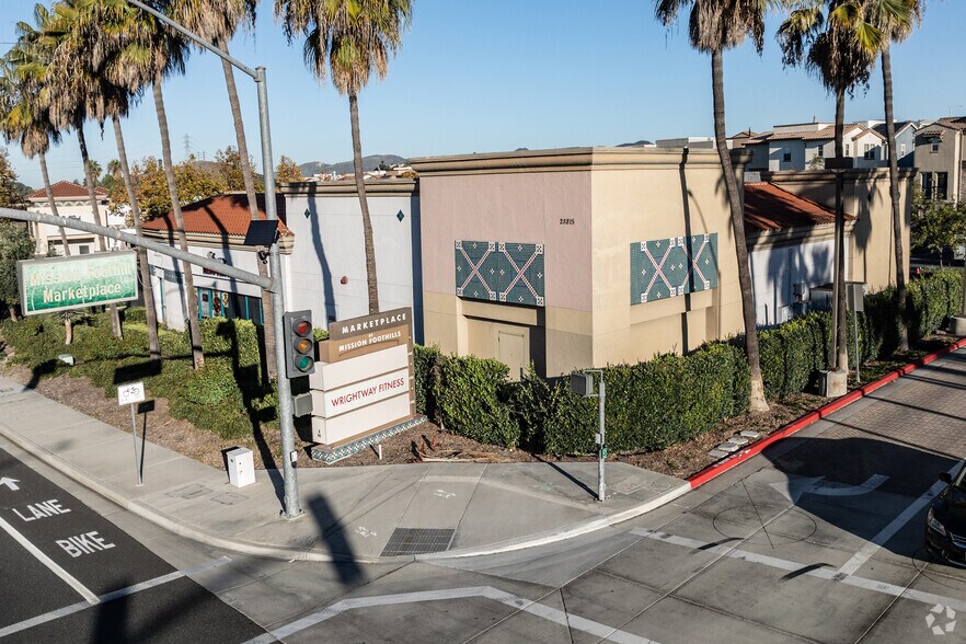 28815 Los Alisos Blvd, Mission Viejo, CA à vendre - Photo de l’immeuble – Image 2 sur 6