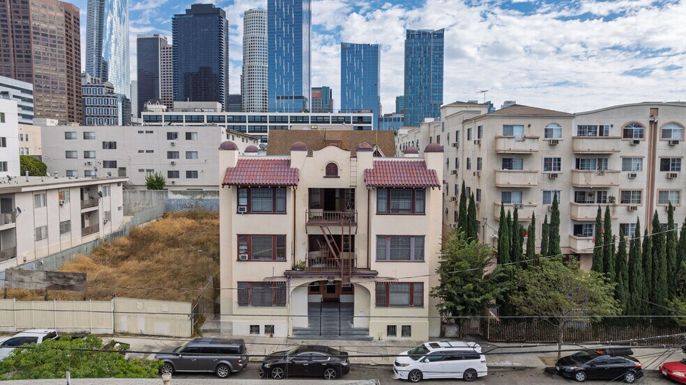 762 Hartford Ave, Los Angeles, CA à vendre - Photo principale – Image 2 sur 11