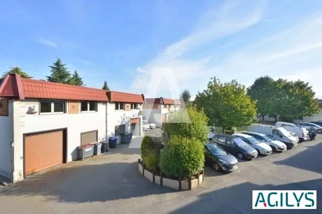 Local d’activités dans Massy à louer - Photo de l’immeuble – Image 2 sur 13