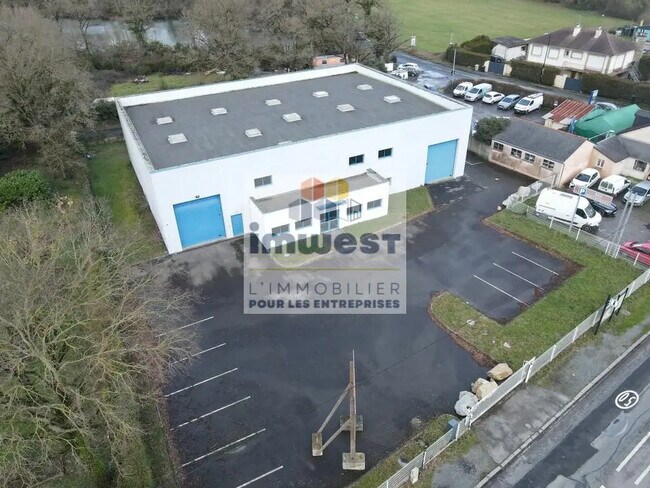 Plus de détails pour Local d’activités à vendre