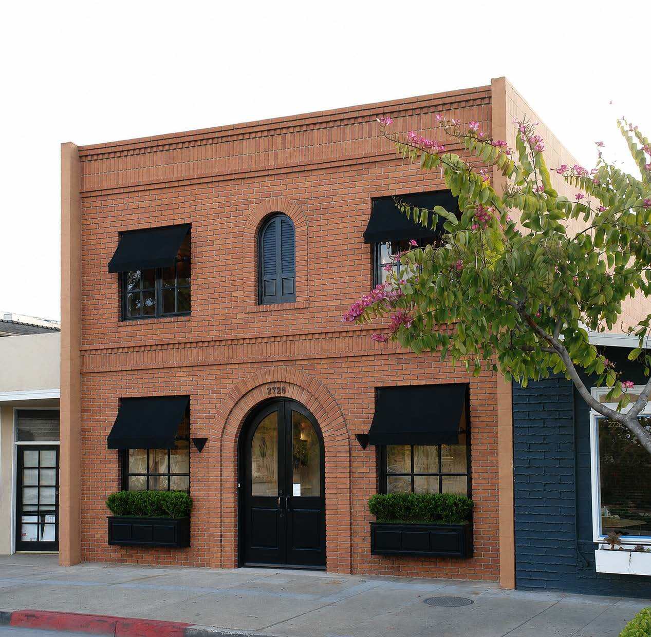 2720 E Coast Hwy, Corona Del Mar, CA à louer Photo de l’immeuble– Image 1 sur 6