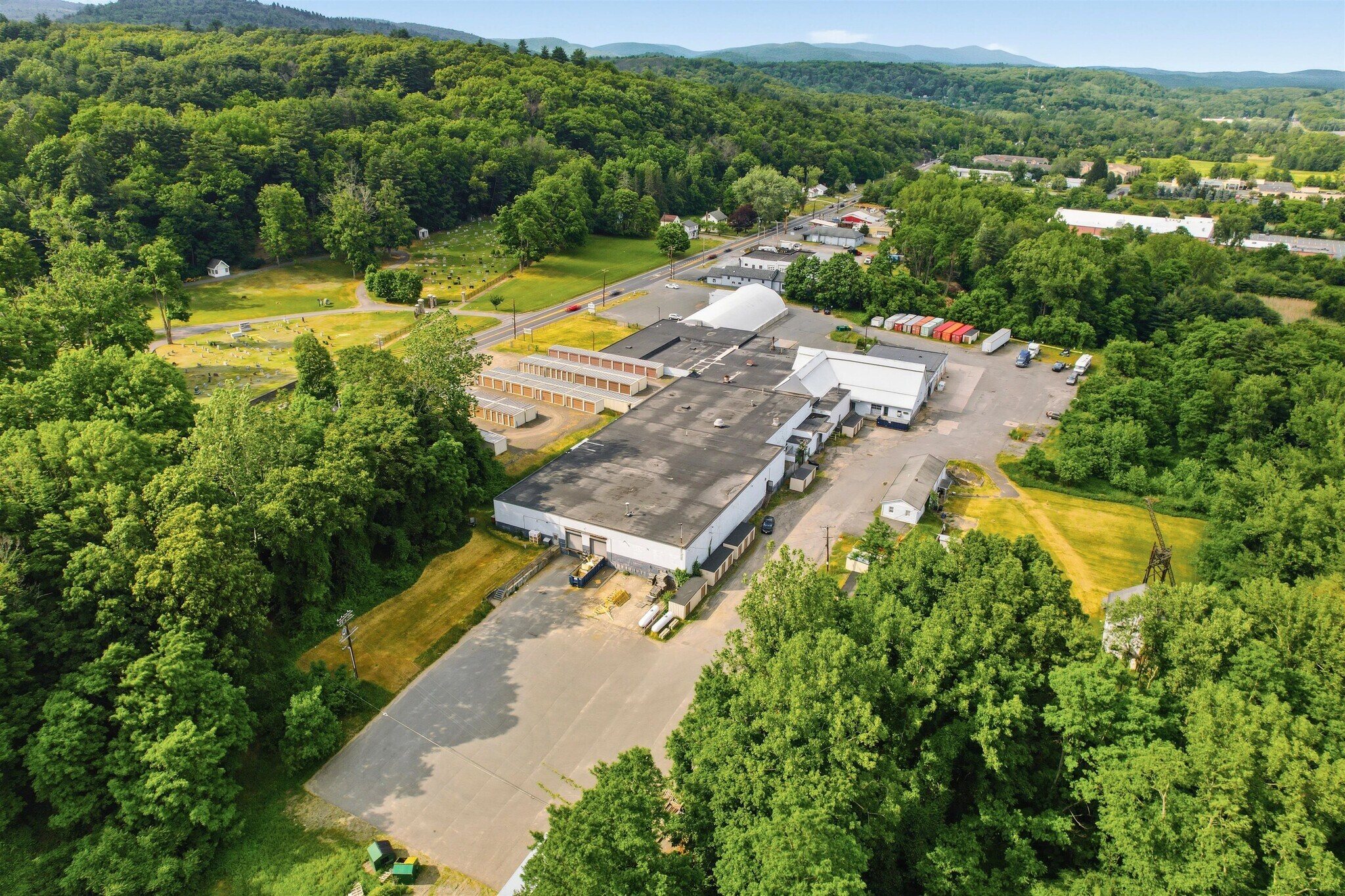 8085 Route 209, Ellenville, NY à vendre Photo de l’immeuble– Image 1 sur 23