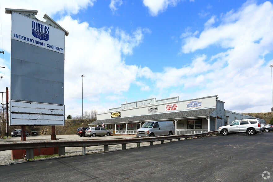 1600 E Liberty St, Girard, OH à vendre - Photo de l’immeuble – Image 3 sur 5