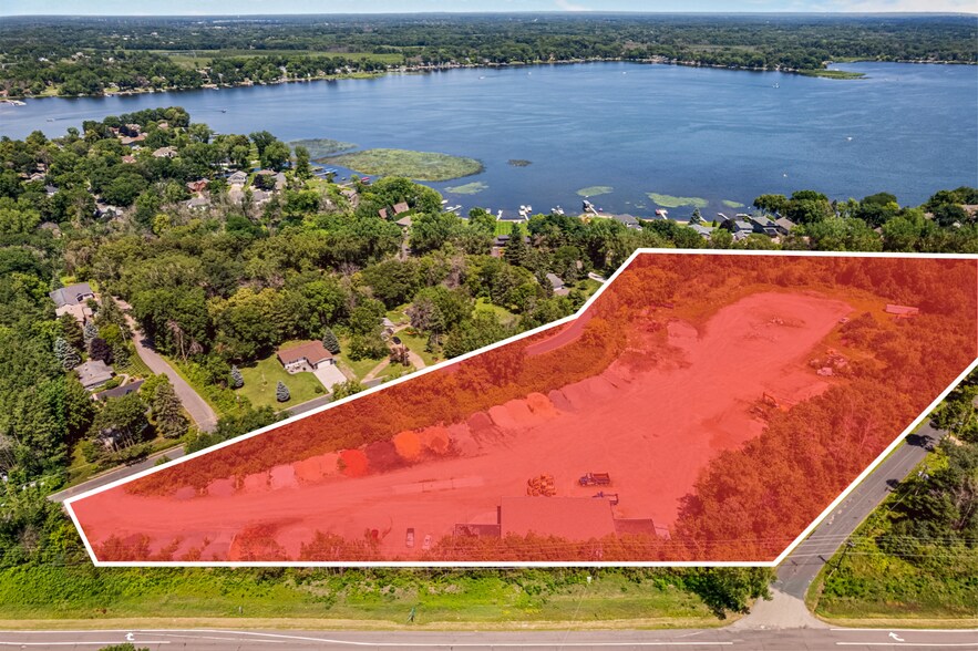 8303 216th St N, Forest Lake, MN à vendre - Photo de l’immeuble – Image 2 sur 24