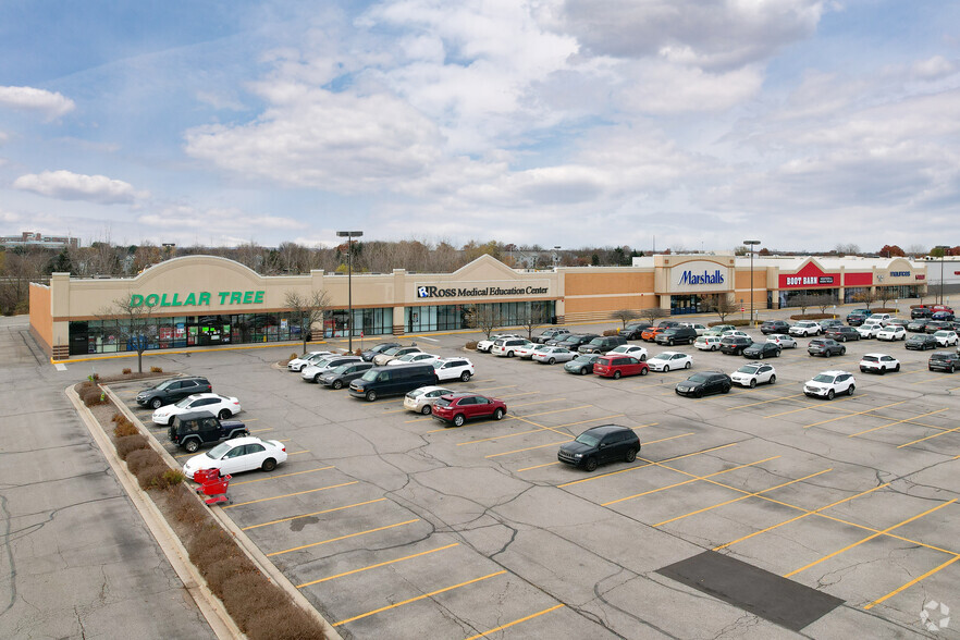 155-455 W University Dr, Mishawaka, IN à louer - Photo de l’immeuble – Image 1 sur 5