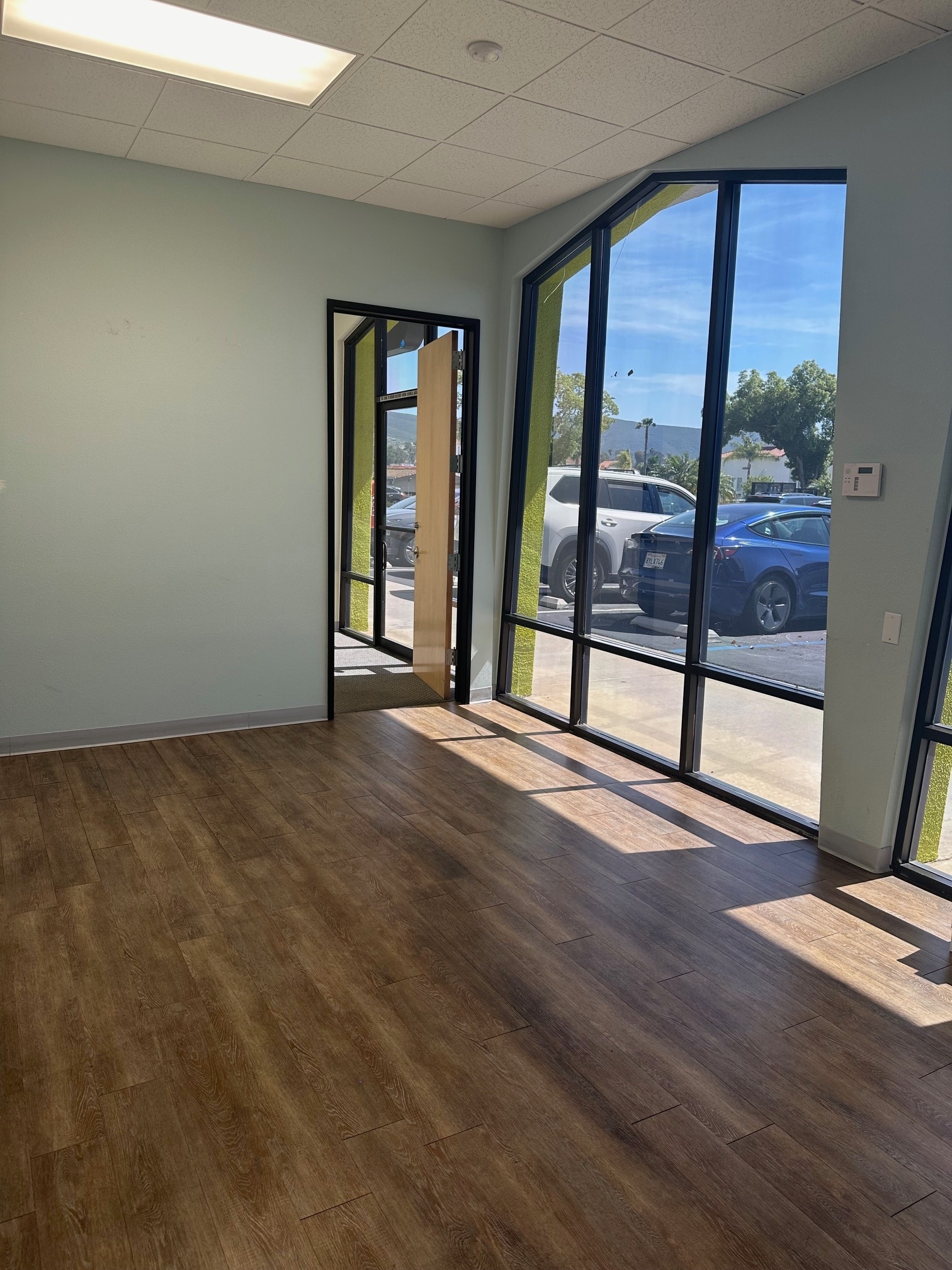 910 W San Marcos Blvd, San Marcos, CA à louer Photo intérieure– Image 1 sur 11