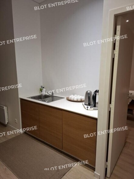 Bureau dans Montgermont à louer - Photo de l’immeuble – Image 3 sur 8