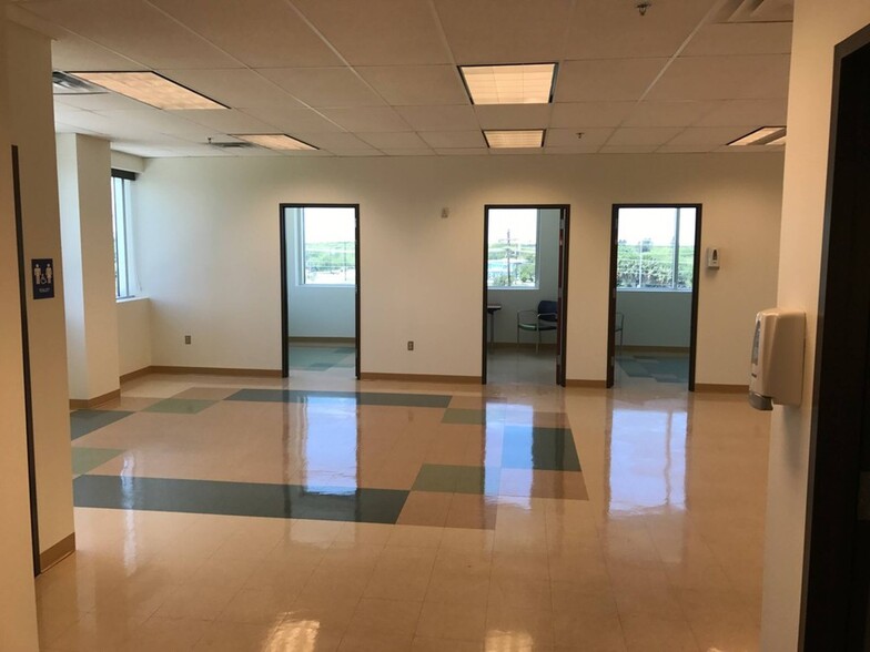 5700 N Expressway, Brownsville, TX à louer - Photo intérieure – Image 2 sur 6