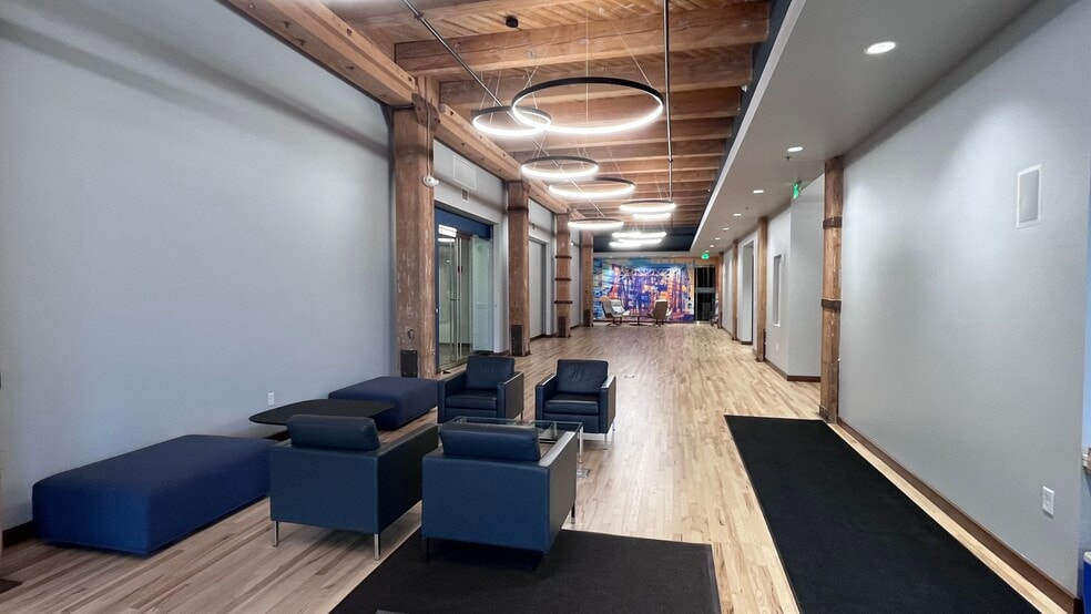 247 W Freshwater Way, Milwaukee, WI à louer - Photo intérieure – Image 2 sur 13