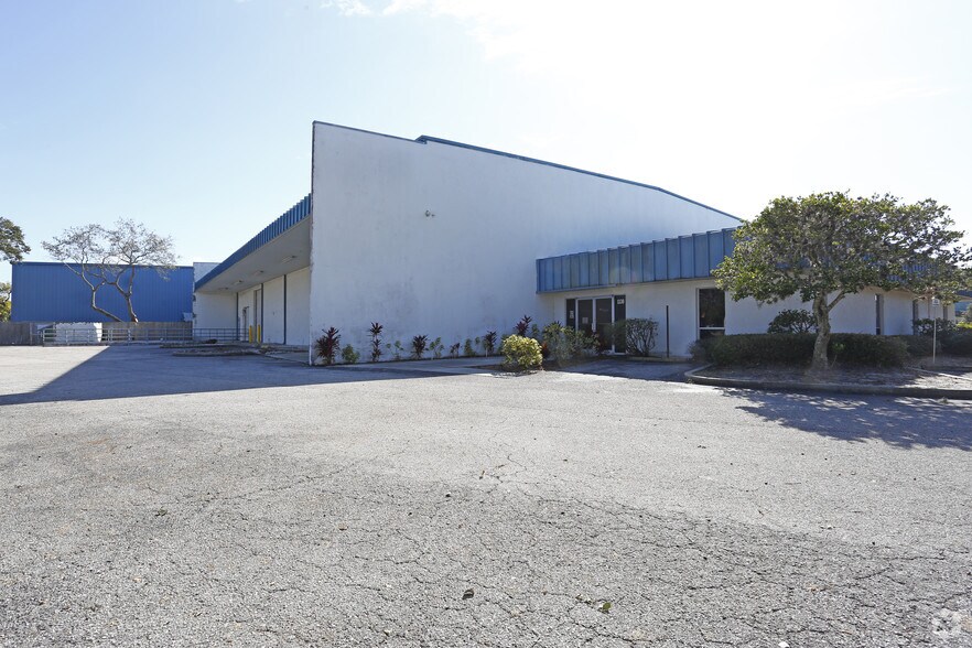 1130 Commerce Blvd, Sarasota, FL à vendre - Photo principale – Image 1 sur 7