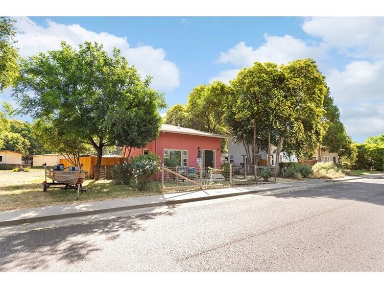 1712 Sherman Ave, Chico, CA à vendre - Photo de l’immeuble – Image 3 sur 14
