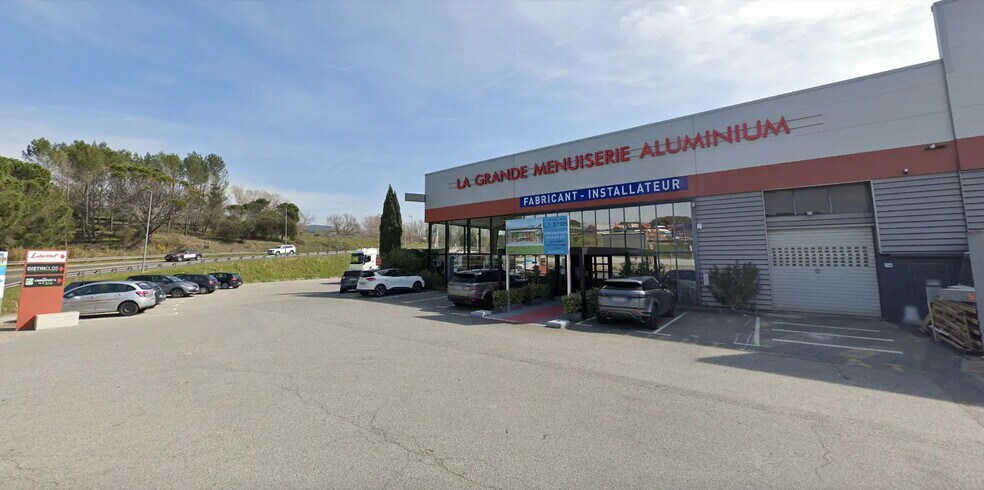 Local commercial dans Fréjus à louer - Photo de l’immeuble – Image 3 sur 4