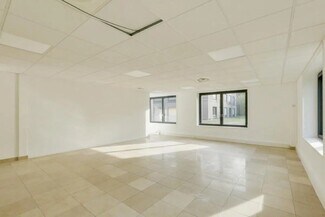 Plus de détails pour 33 Avenue Du Docteur Georges Lévy, Vénissieux - Bureau à louer