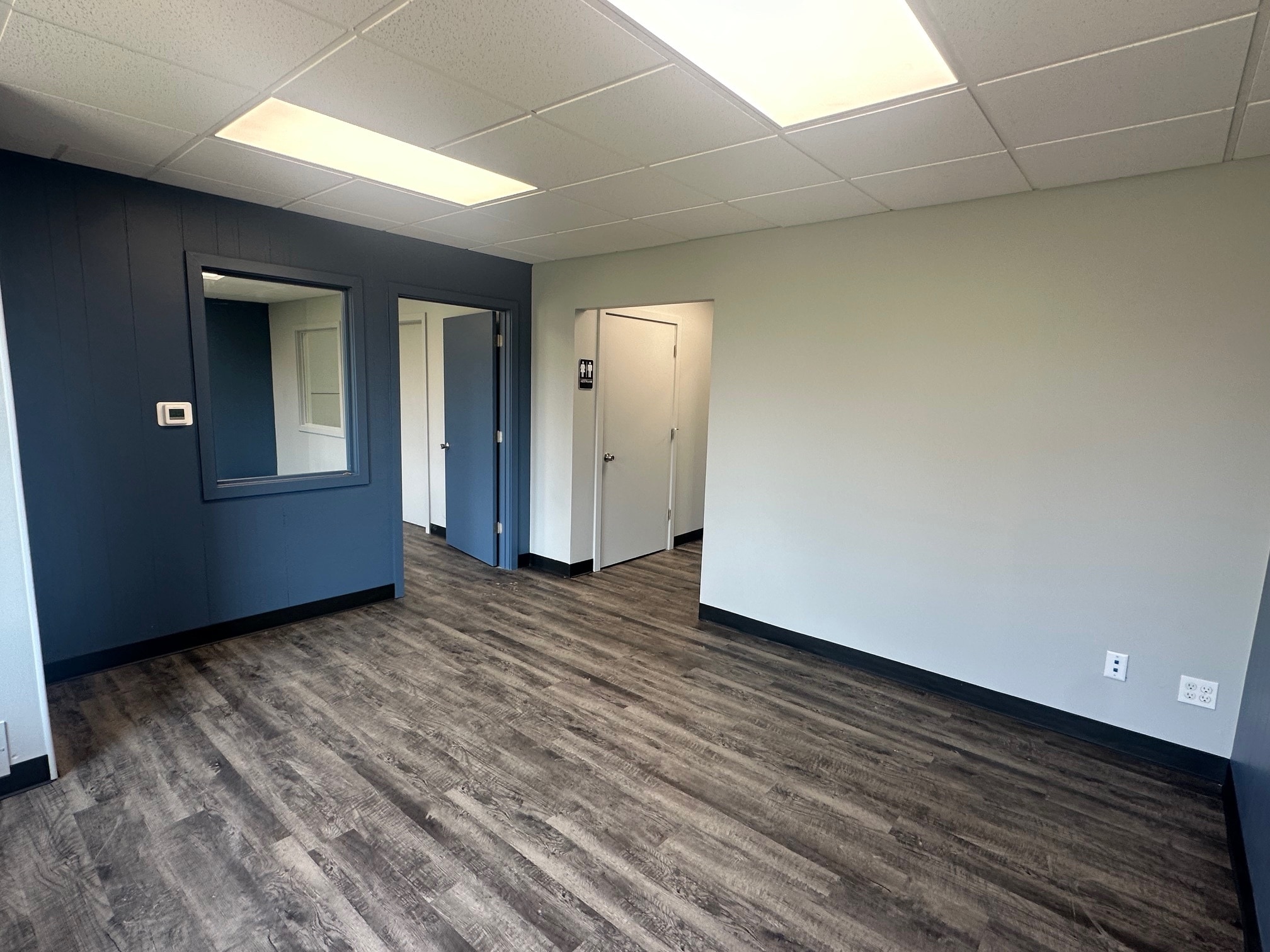1328-1346 Wheaton Dr, Troy, MI à louer Photo de l’immeuble– Image 1 sur 11