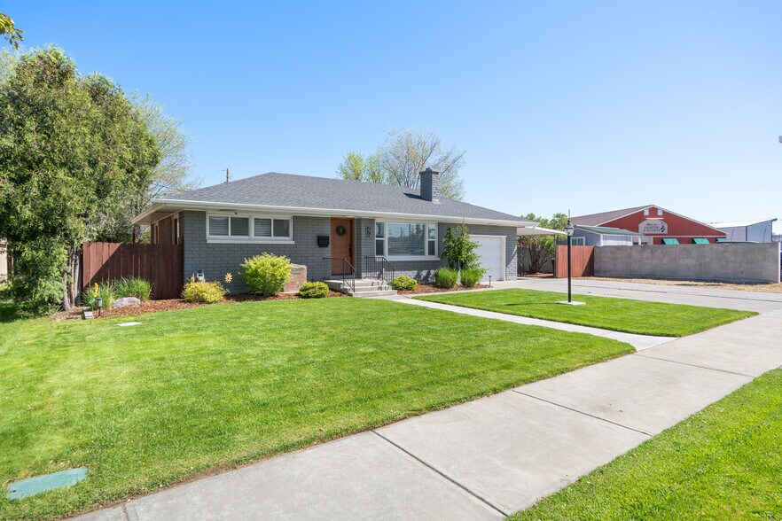 207 Main St, Rexburg, ID à vendre - Photo de l’immeuble – Image 1 sur 51