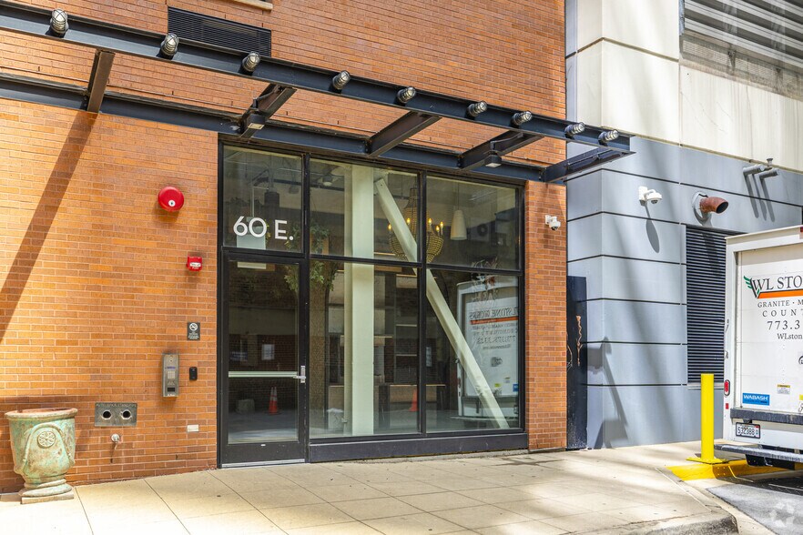 171 N Wabash Ave, Chicago, IL à vendre - Photo de l’immeuble – Image 3 sur 5
