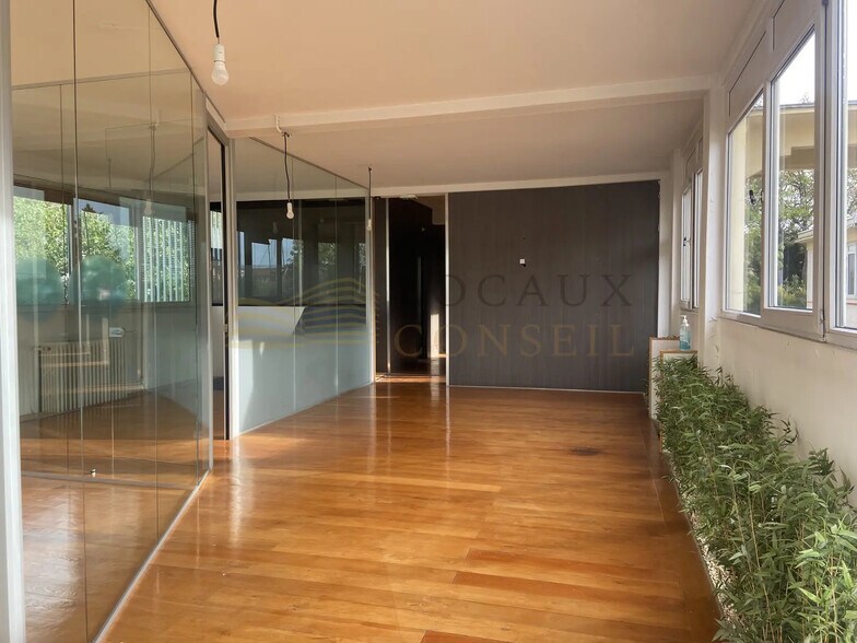 Bureau dans Nanterre à louer - Photo de l’immeuble – Image 2 sur 8