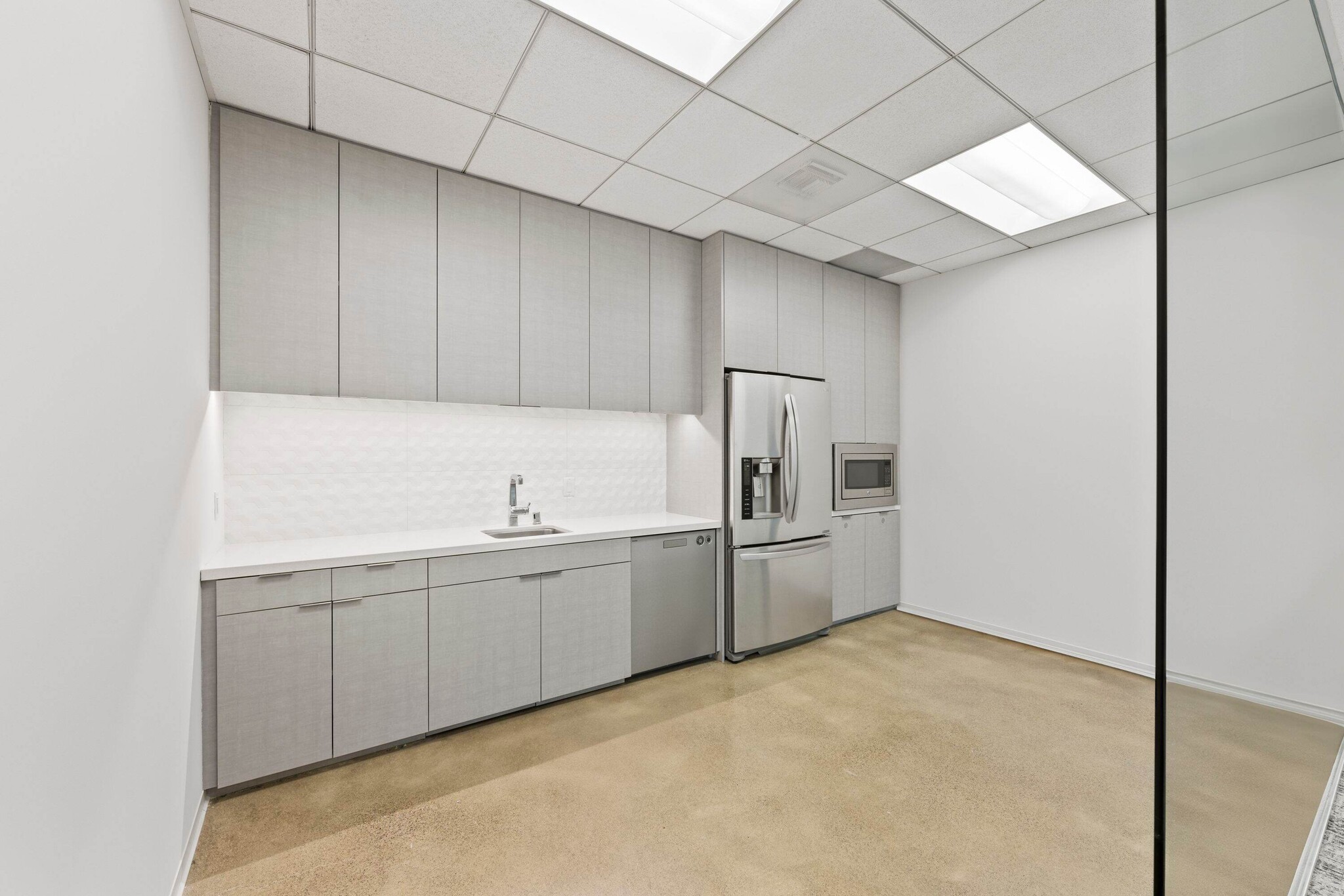 620 Newport Center Dr, Newport Beach, CA à louer Photo intérieure– Image 1 sur 7