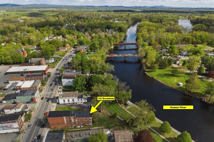 143 Broadway, Fort Edward, NY à vendre - Photo de l’immeuble – Image 2 sur 46