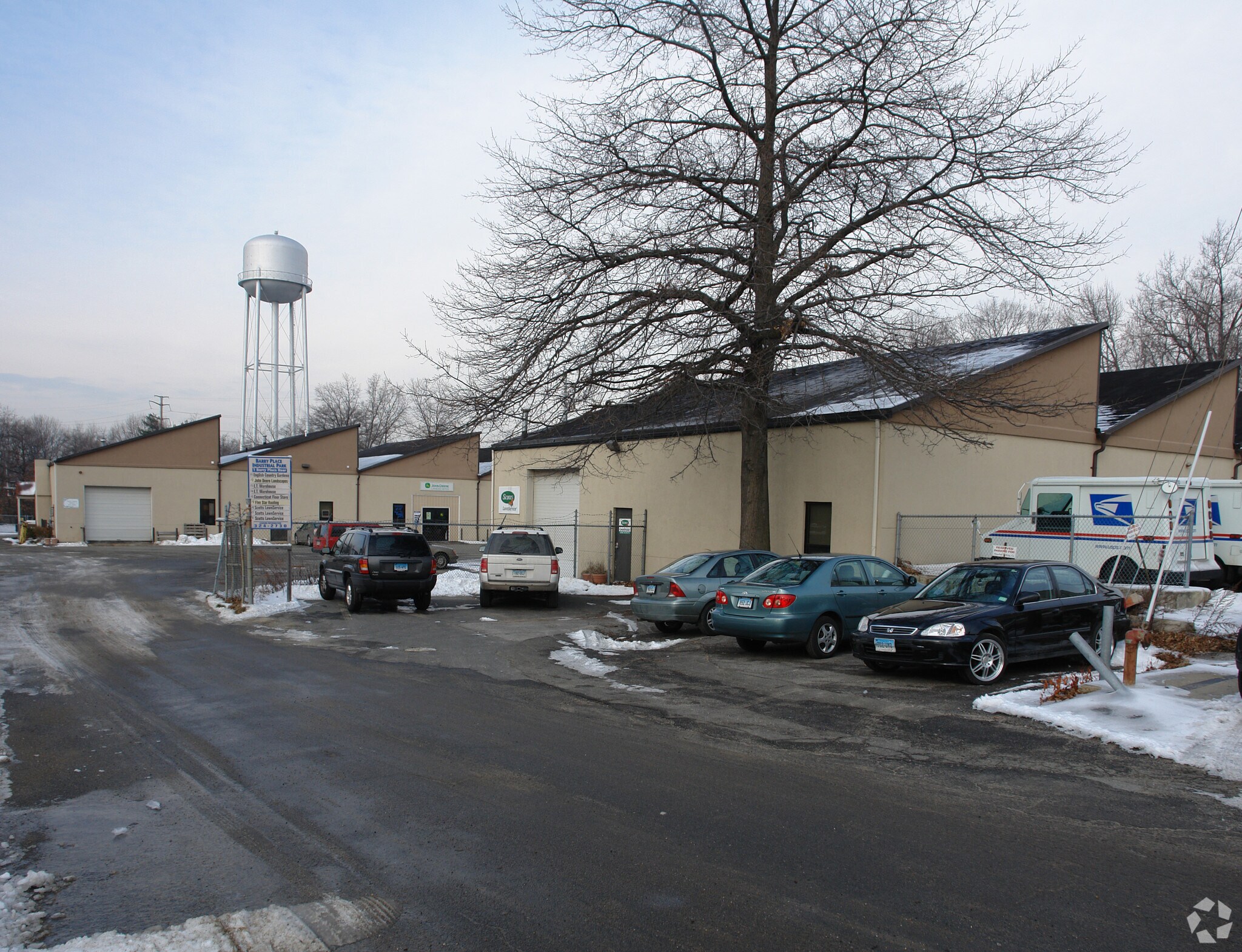 1 Barry Pl, Stamford, CT à louer Photo principale– Image 1 sur 8