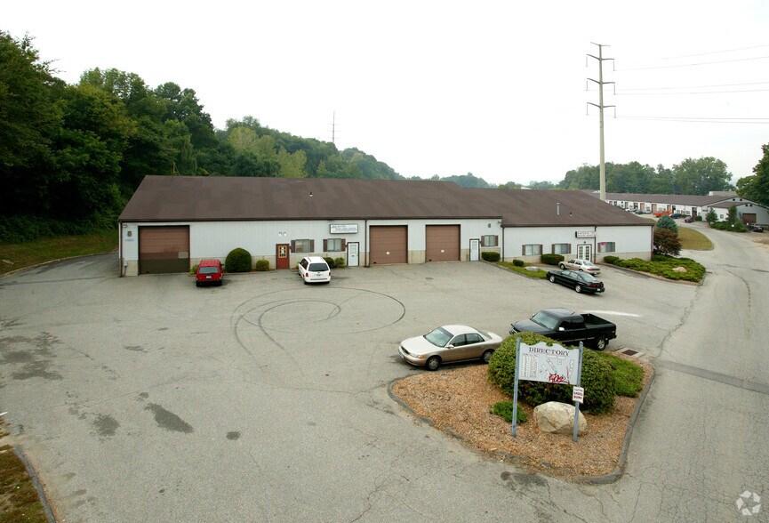 50 S End Plz, New Milford, CT à vendre - Photo de l’immeuble – Image 3 sur 11