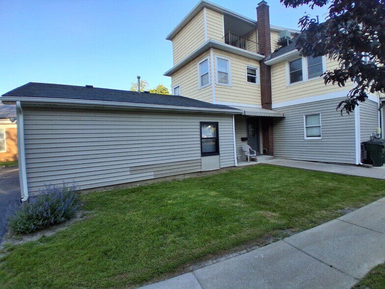 5888 Main St, Williamsville, NY à louer - Photo de l’immeuble – Image 1 sur 6