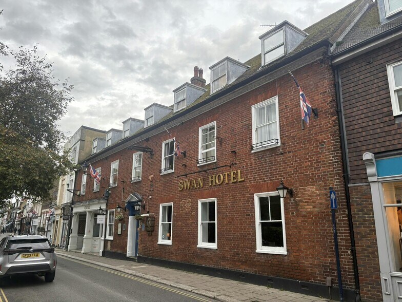 59 High St, Hythe à vendre - Photo de l’immeuble – Image 2 sur 15