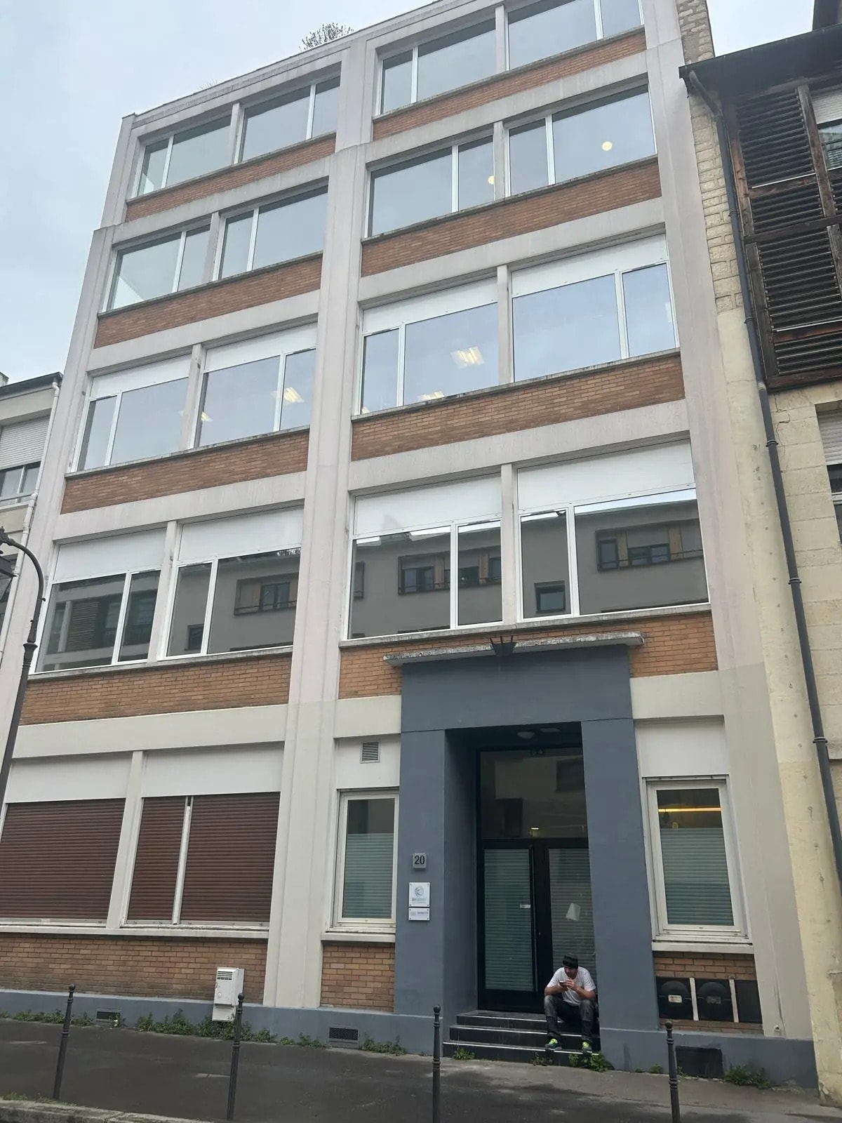 Bureau dans Paris à louer Photo de l’immeuble– Image 1 sur 2