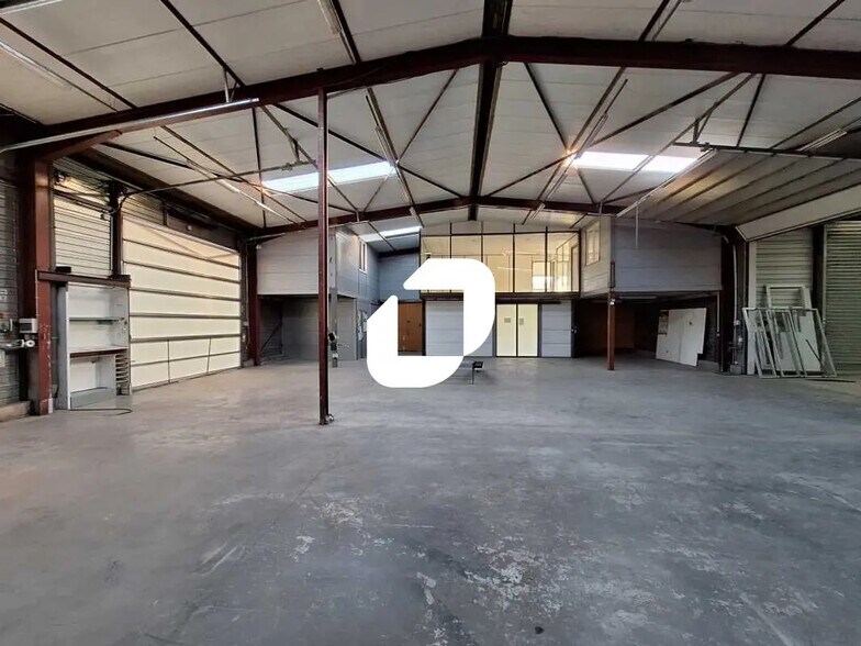 Bureau dans Saint-André-de-Sangonis à louer - Photo intérieure – Image 3 sur 13