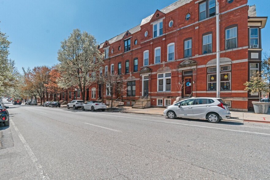 2126 Saint Paul St, Baltimore, MD à vendre - Photo de l’immeuble – Image 2 sur 49