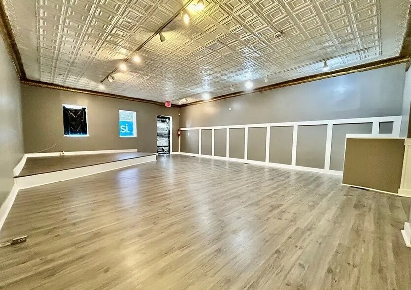 557 Hertel St, Buffalo, NY à vendre - Photo intérieure – Image 2 sur 7