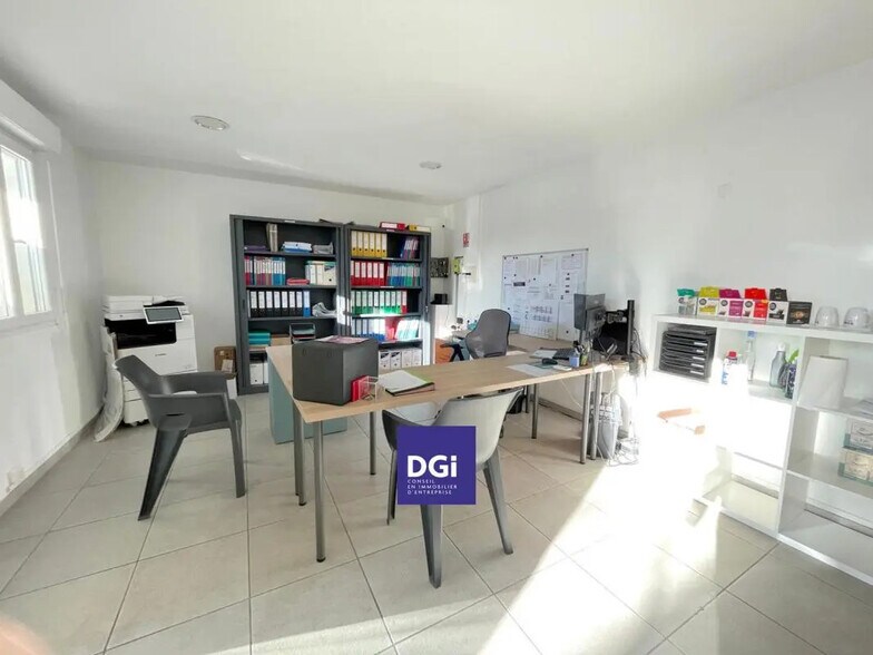 Bureau dans Nîmes à louer - Photo intérieure – Image 3 sur 7