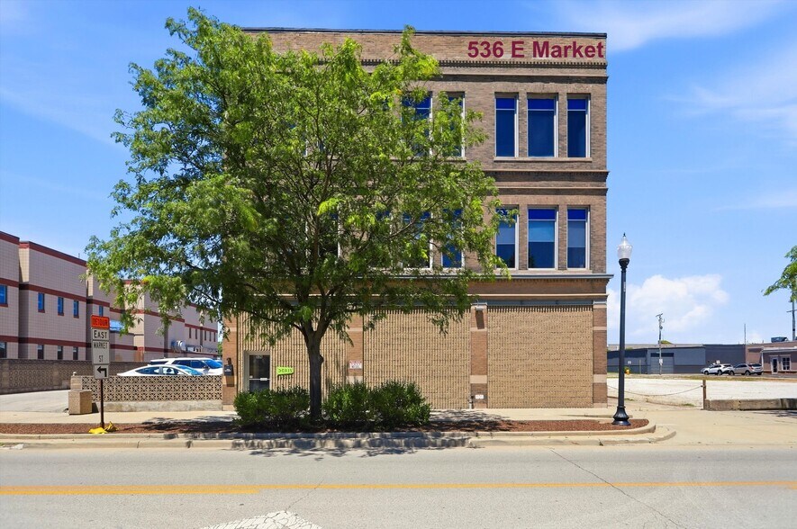 536 E Market St, Indianapolis, IN à vendre - Photo de l’immeuble – Image 2 sur 30