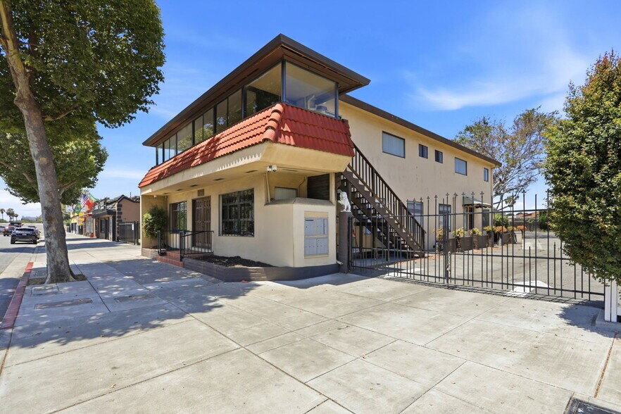1565 Alum Rock Ave, San Jose, CA à vendre - Photo de l’immeuble – Image 2 sur 19