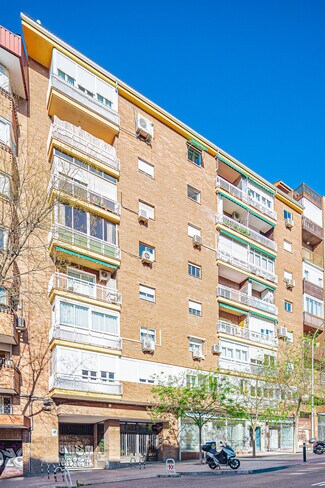 Plus de détails pour Paseo De Los Olmos, Madrid - Local commercial à louer