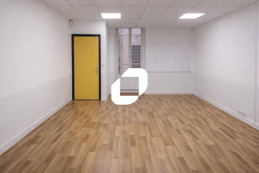 26 Rue Du Faubourg Saint-Antoine, Paris à louer - Photo de l’immeuble – Image 2 sur 10