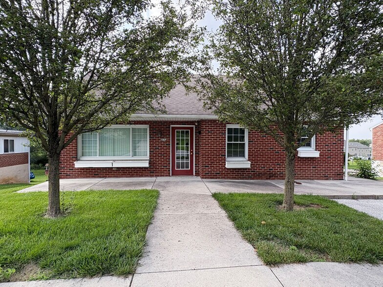2773 S Queen St, Dallastown, PA à vendre - Photo principale – Image 1 sur 9
