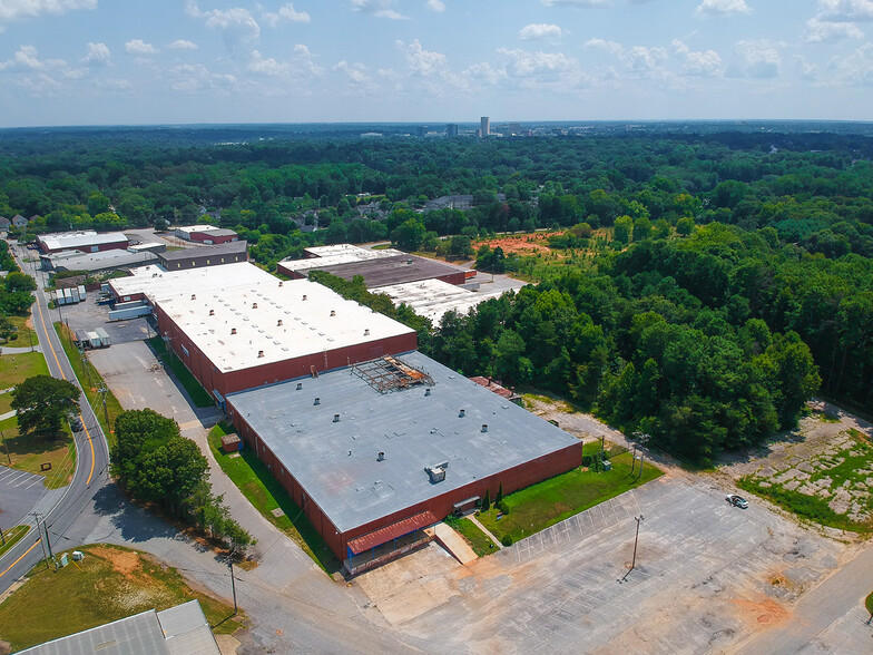 304 Arcadia Dr, Greenville, SC à louer - Photo de l’immeuble – Image 1 sur 5