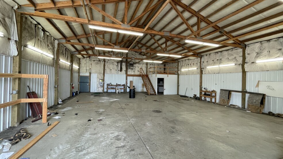 689 Commerce Dr, Smelterville, ID à vendre - Photo de l’immeuble – Image 2 sur 18