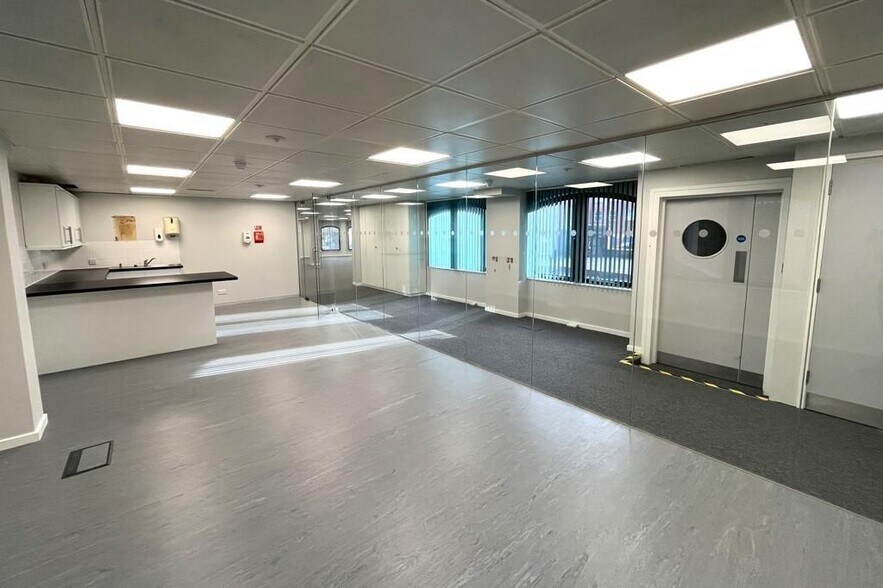 218-218A Moulsham St, Chelmsford à louer - Photo de l’immeuble – Image 3 sur 6