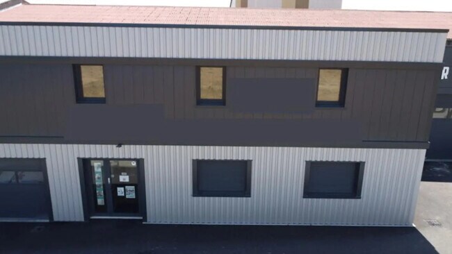 Plus de détails pour Local d'activités à louer