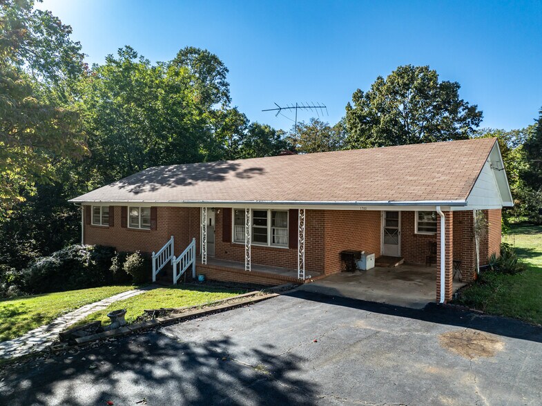 1704 Old Brook Rd, Charlottesville, VA à vendre - Photo de l’immeuble – Image 2 sur 54