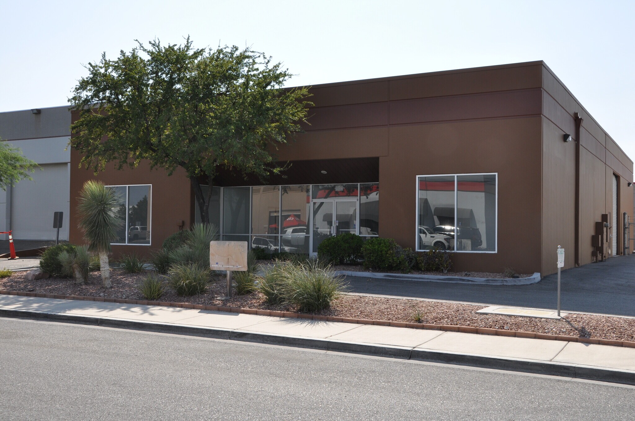 5455 Desert Point Dr, Las Vegas, NV à vendre Photo principale– Image 1 sur 11