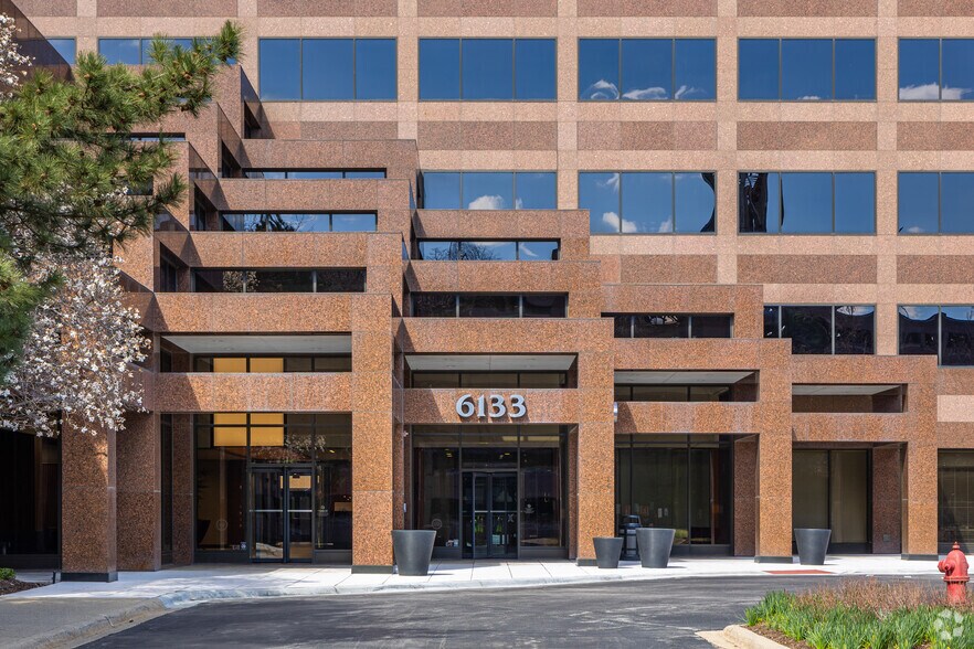 6133 N River Rd, Rosemont, IL à louer - Photo de l’immeuble – Image 3 sur 6