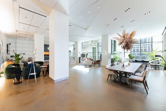 325 N Wells St, Chicago, IL à louer Photo intérieure– Image 1 sur 11