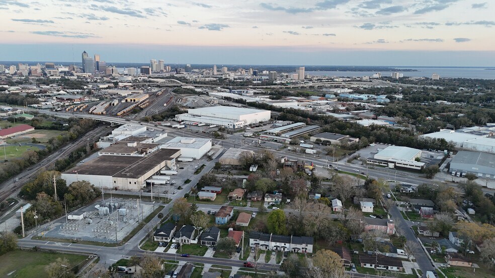 971 Baker Ave, Jacksonville, FL à vendre - Photo de l’immeuble – Image 2 sur 11